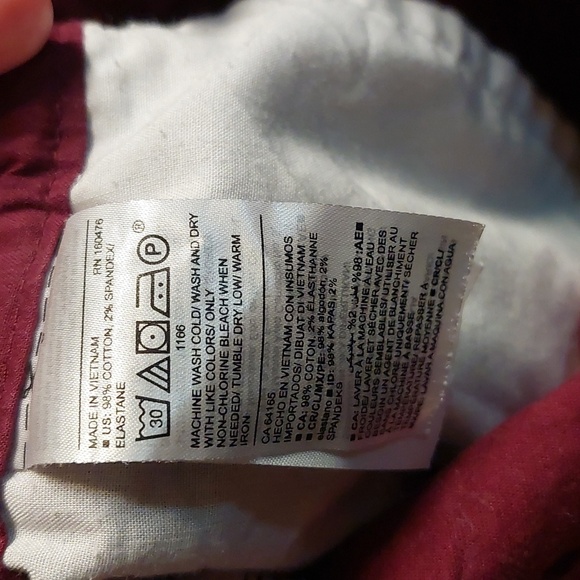 Old Navy Mid Rise Everyday Short-Maroon  Size 8 Beach Casual Summer - Picture 5 of 6